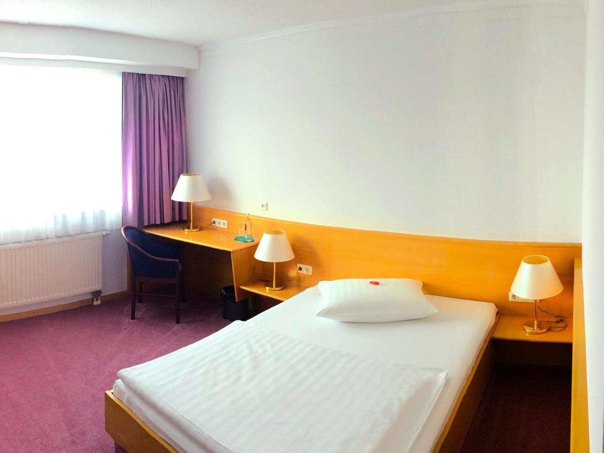 Hotel Bavaria Brehna Ngoại thất bức ảnh