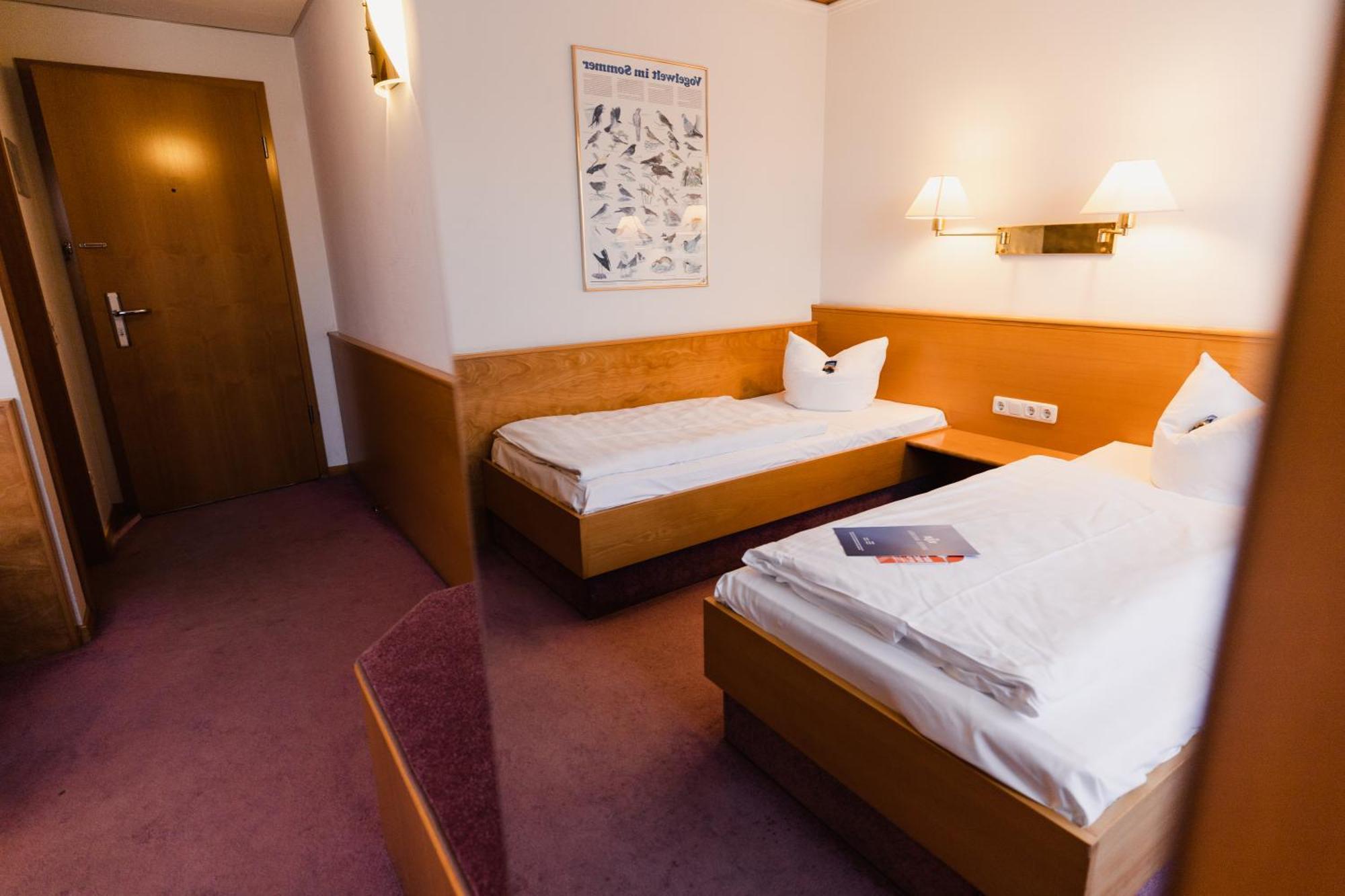 Hotel Bavaria Brehna Ngoại thất bức ảnh