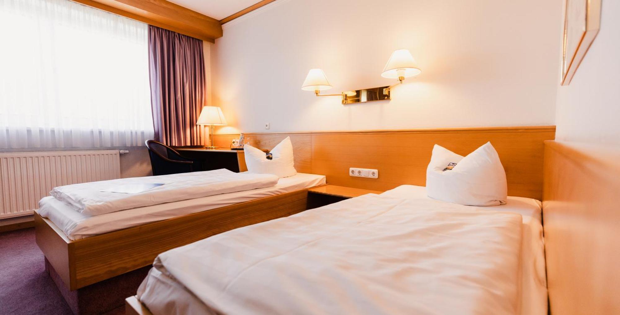 Hotel Bavaria Brehna Ngoại thất bức ảnh