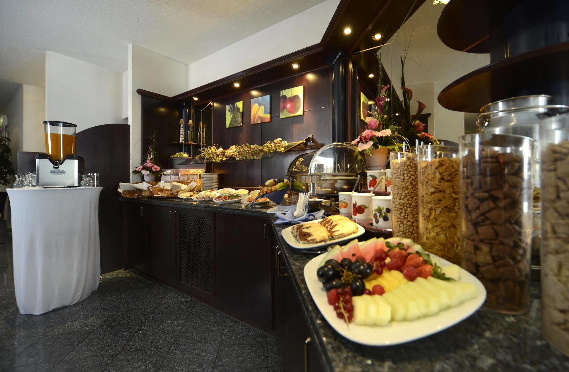 Hotel Bavaria Brehna Ngoại thất bức ảnh