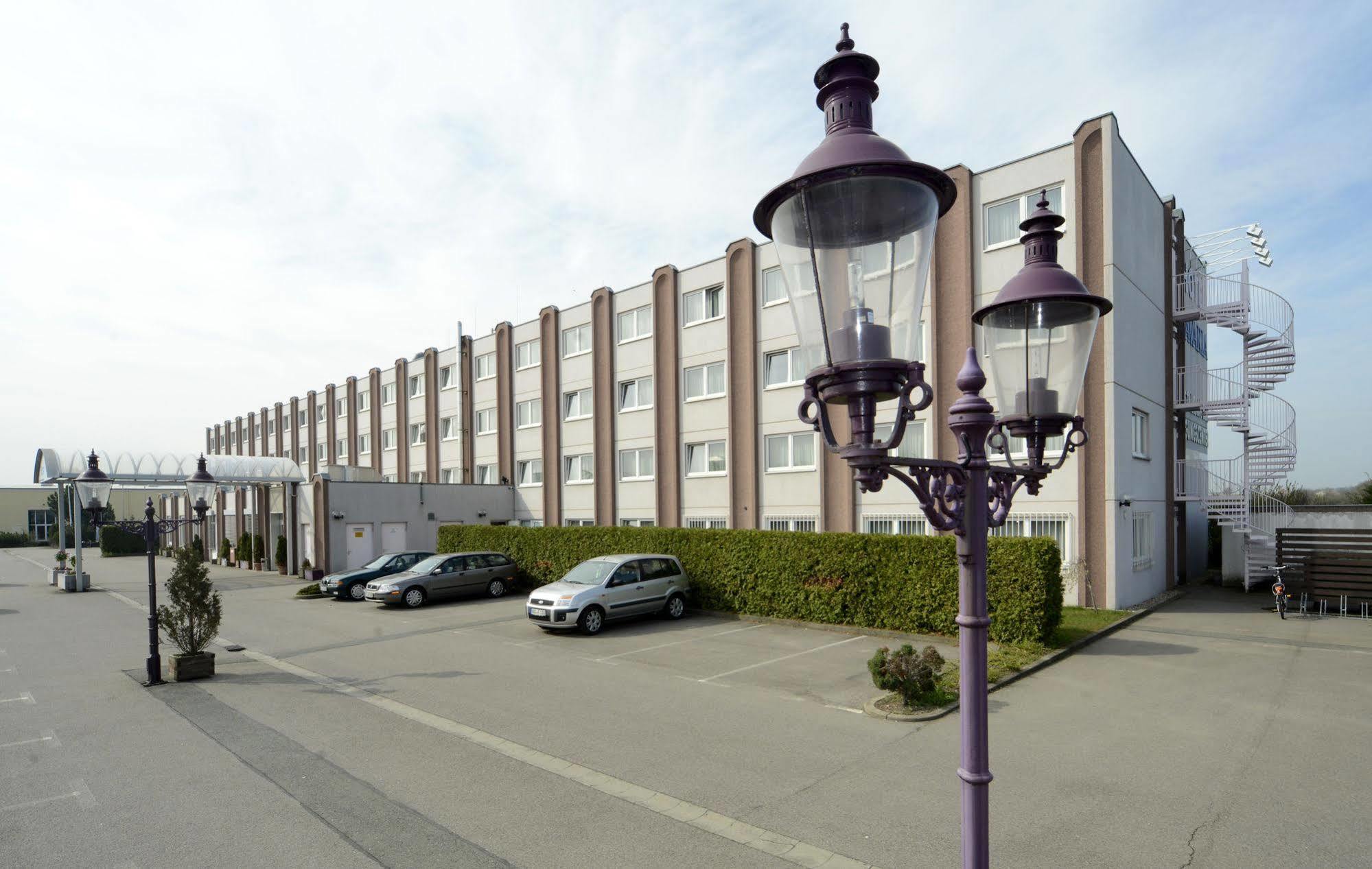 Hotel Bavaria Brehna Ngoại thất bức ảnh